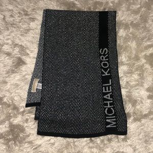 Michael Kors Scarf • Never Worn